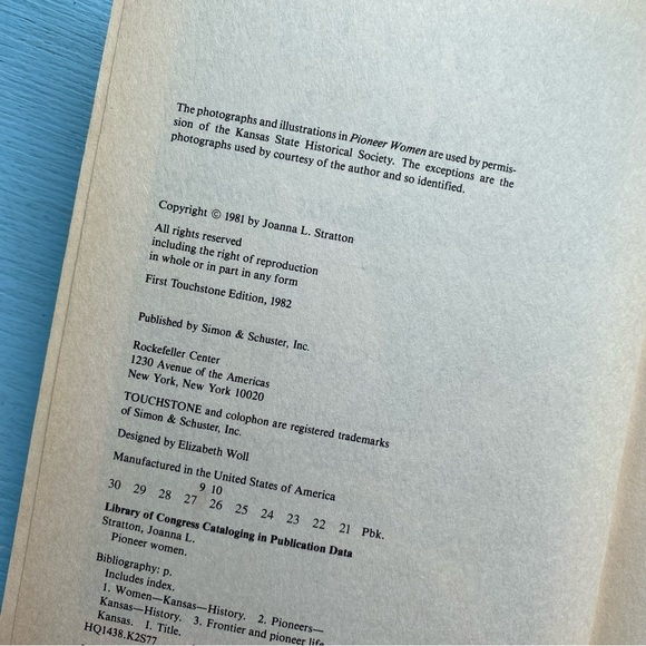 Vintage Book Pioneer Women Voices from Kansas Frontier by Joanna L. Stratton - Picture 4 of 11